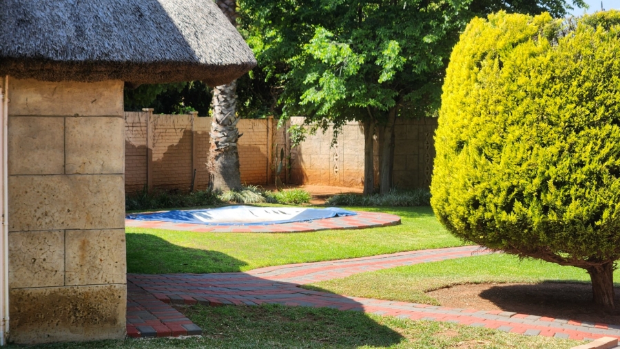4 Bedroom Property for Sale in Wilkoppies North West